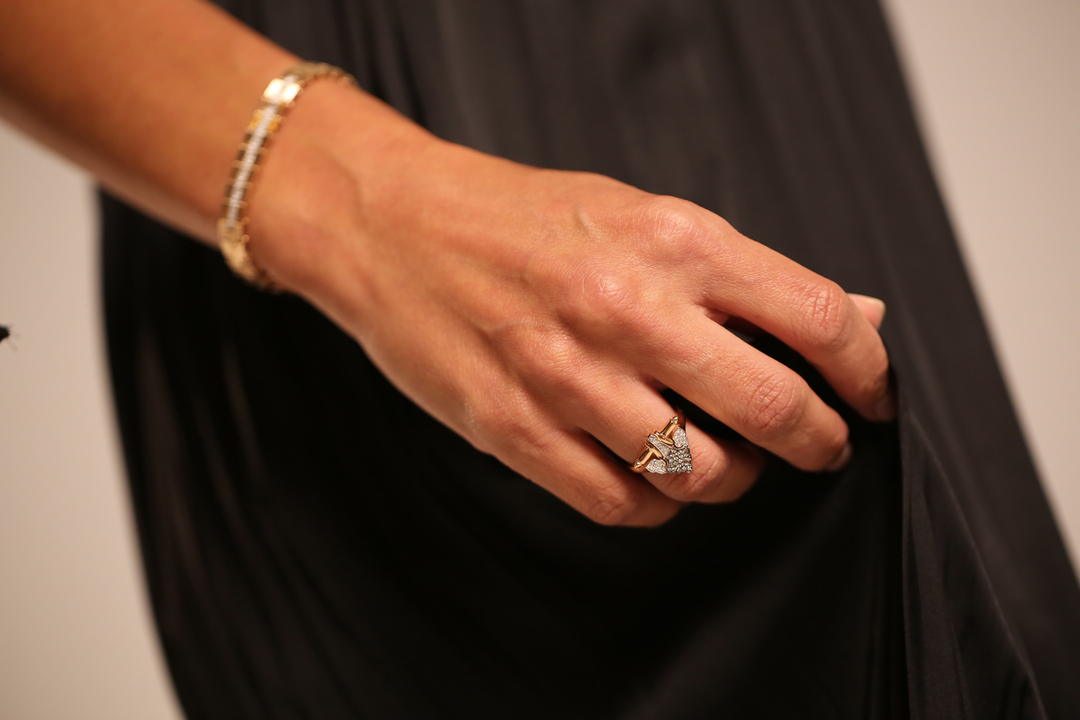 Horn Ring (1)