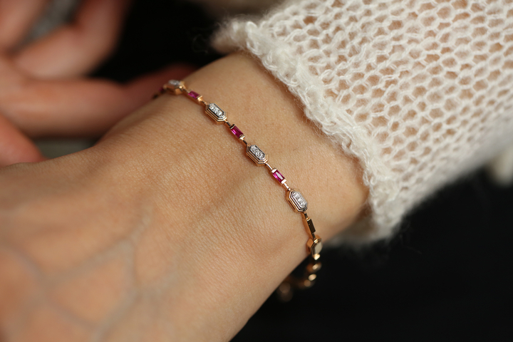 REİS - Ruby Glow Bracelet