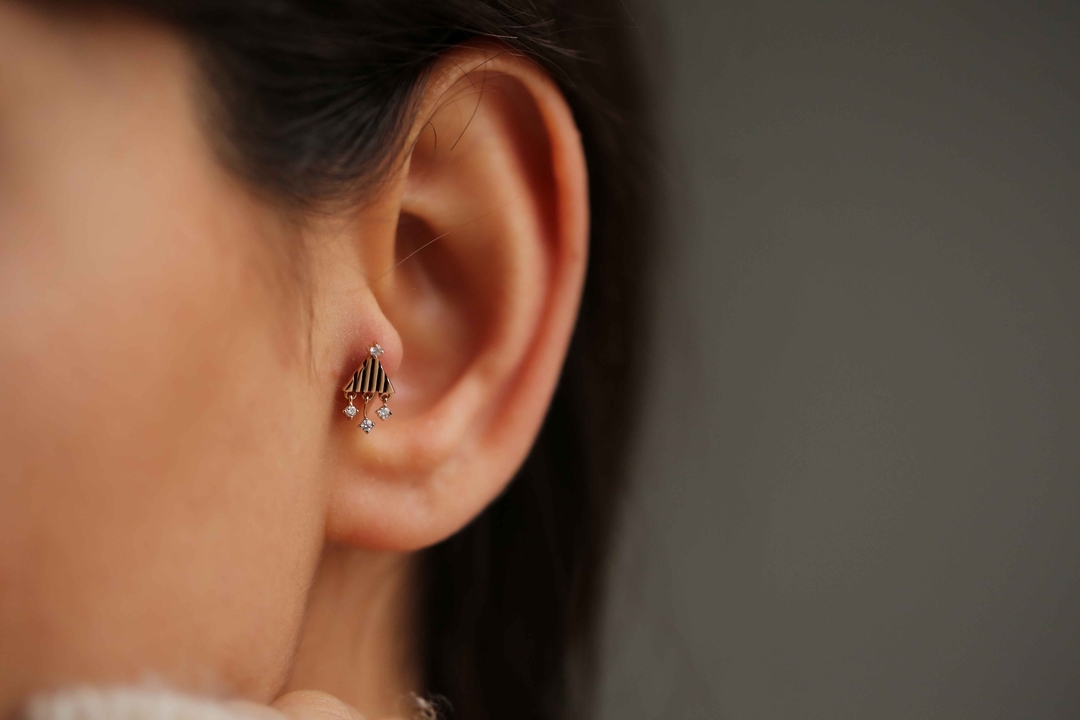 Üçgen Sallantılı Tragus (1)