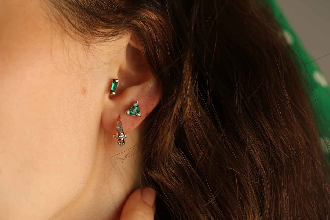 Zümrüt Line Tragus (1)